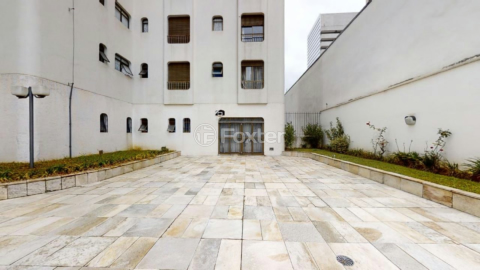 Image 34 - 1023158